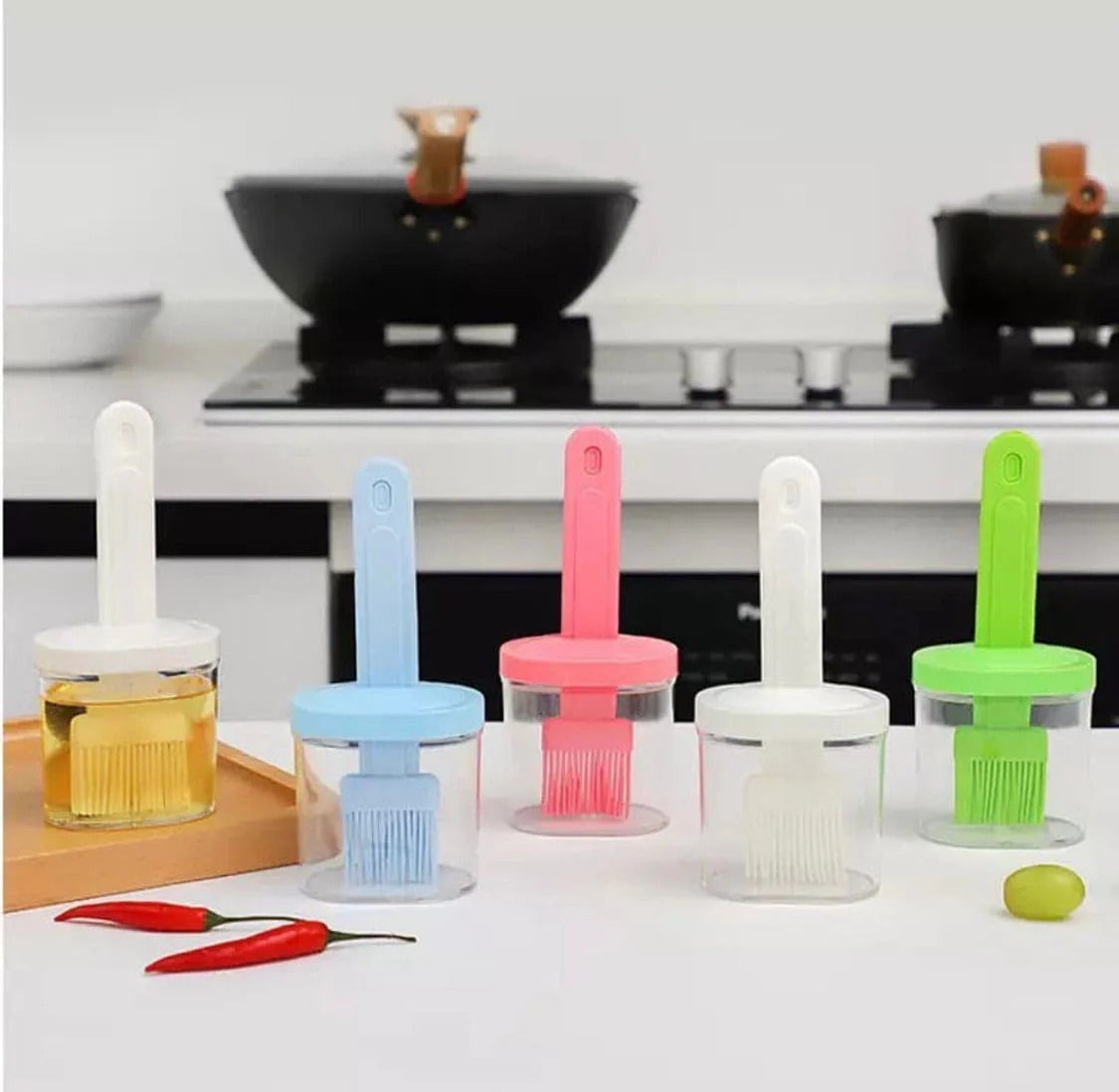Oil brush pot