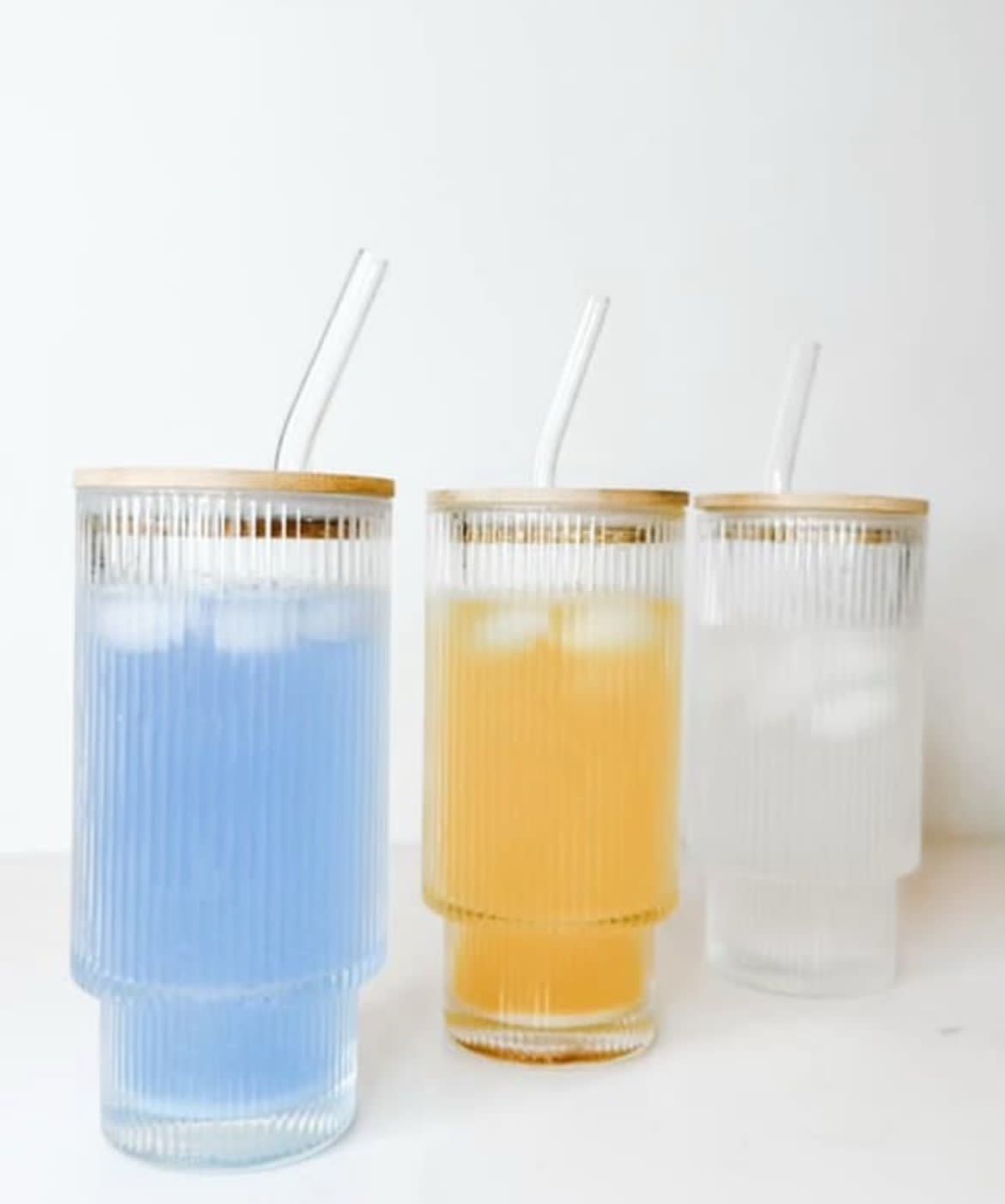 Ribbed Drinking Glasses with Bamboo Lids and Straws  400ML